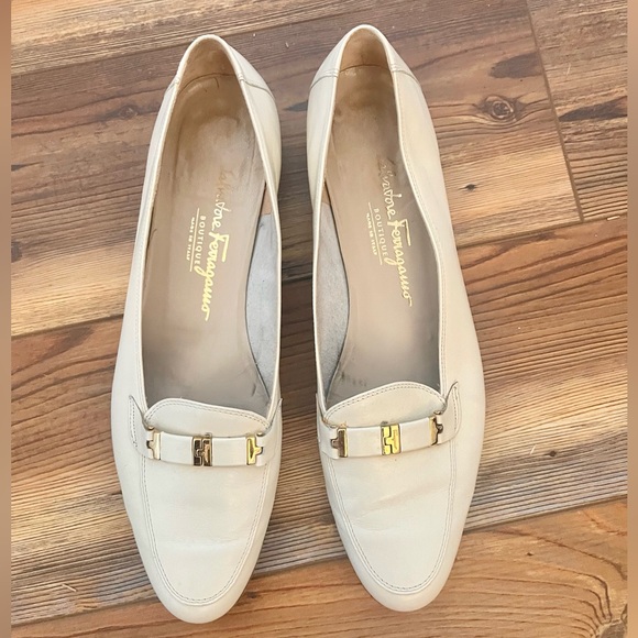 Salvatore Ferragamo Womens Leather Cream Loafer Shoes Gold Tone size 11 - Picture 4 of 10